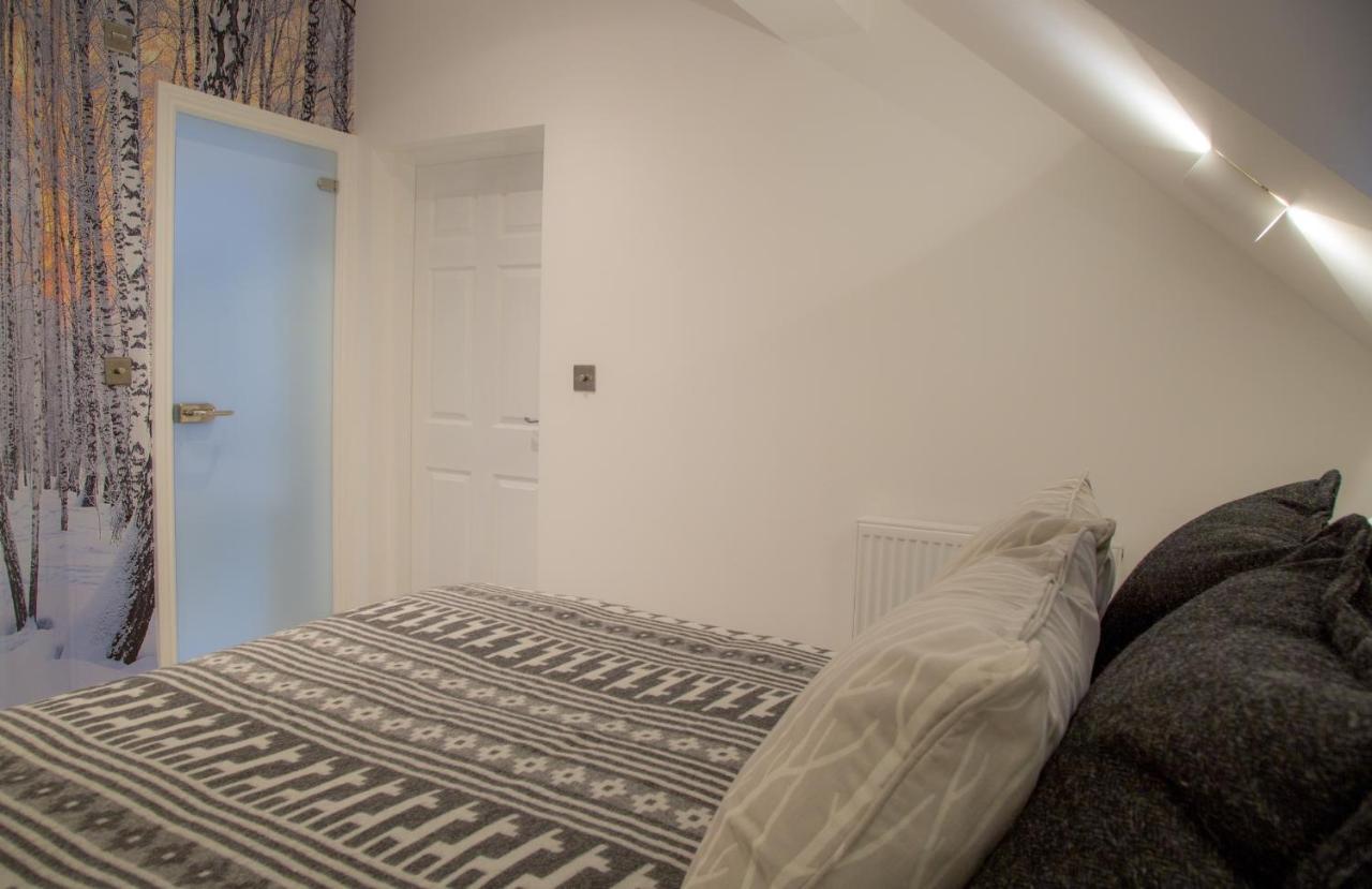 Winckley Stays Preston  Exterior photo A bedroom in a typical apartment