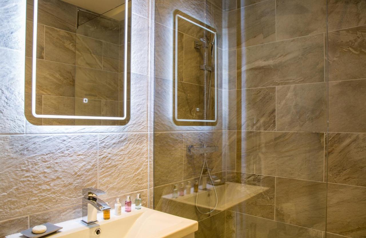 Winckley Stays Preston  Exterior photo Bathroom